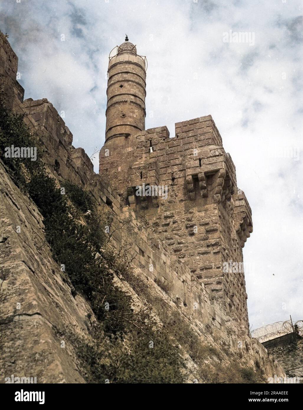 La torre de David, Jerusalén, Israel. El edificio existente es principalmente una fortaleza medieval, pero partes de ella fueron construidas por los hasmondeos (siglo I dC) y el rey Herodes (37-34 aC). Fecha: BCE y Medieval Foto de stock