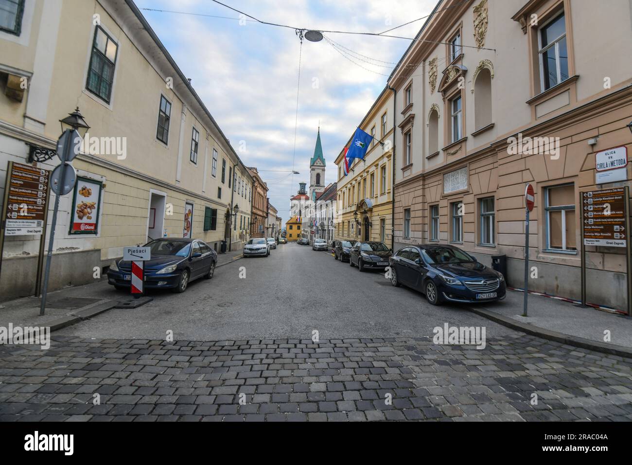 Zagreb: Cirila i Metoda ulica. Croacia Foto de stock