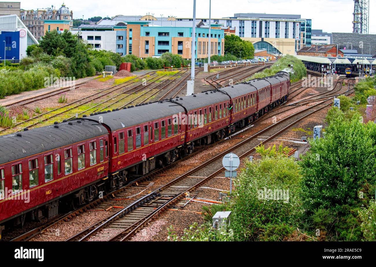 Tren de pasajeros de ferrocarril Midland 1900 Fotografía de stock - Alamy