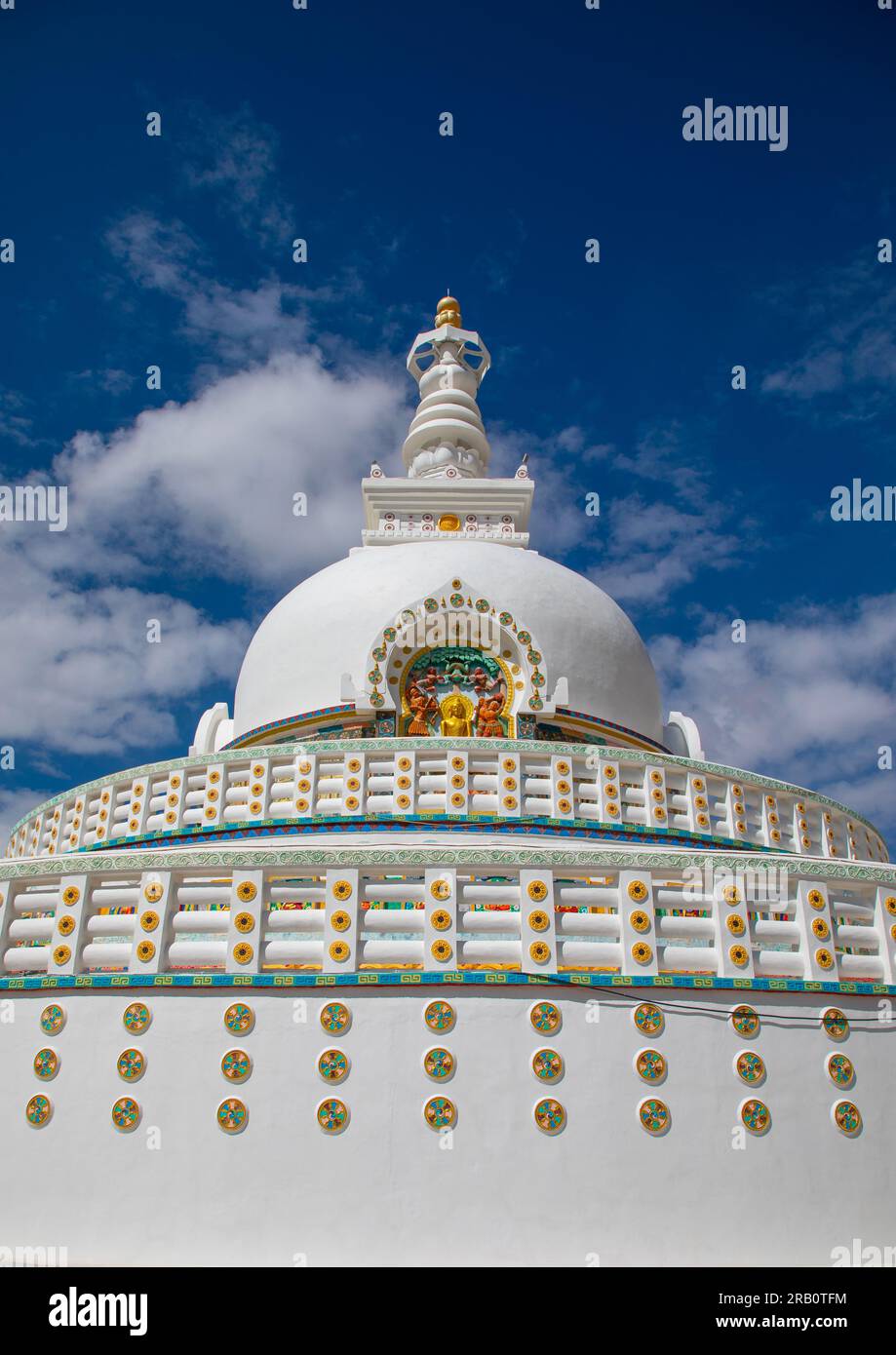 Budista de cúpula blanca Shanti Stupa, Ladakh, Leh, India Foto de stock