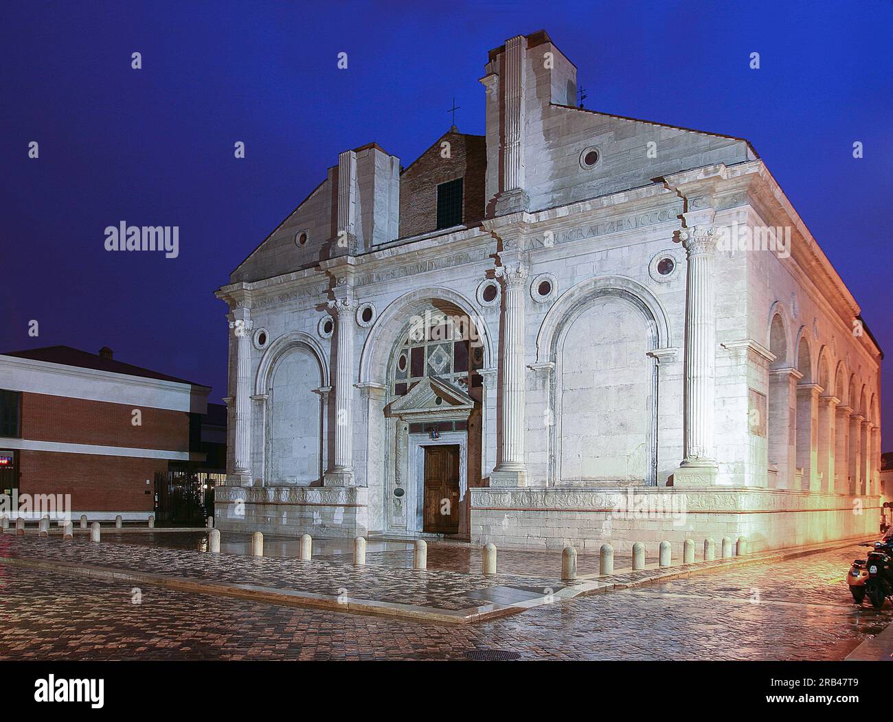 Tempio Malatestiano , Rimini, Emilia Romagna, Italia Foto de stock