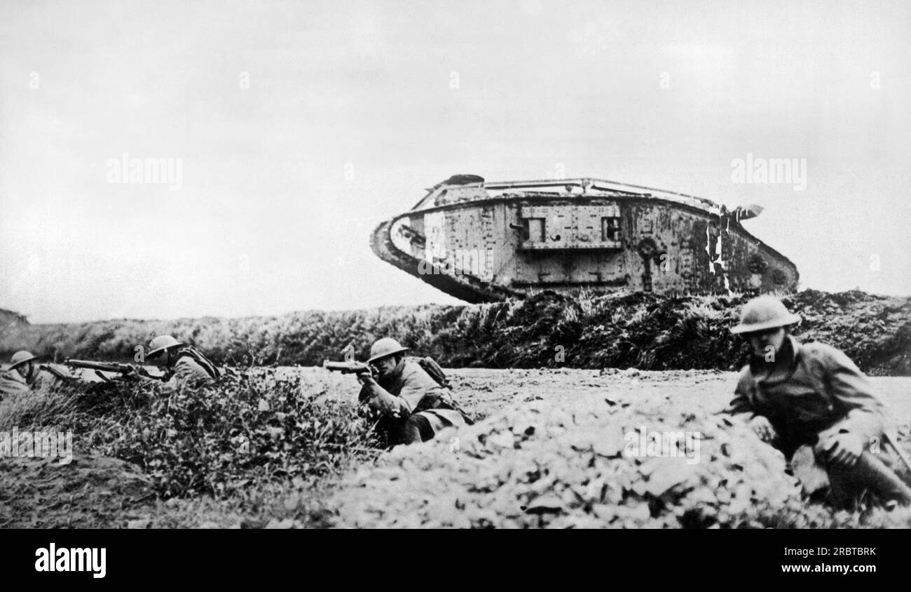 Batalla de tanques de acción Imágenes de stock en blanco y negro Alamy