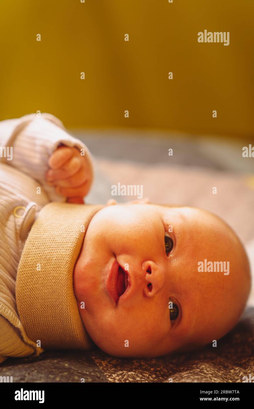 Cervical collar child fotograf as e im genes de alta resoluci n