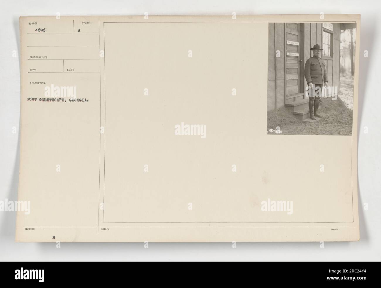 Soldados de pie en formación en Fort Oglethorpe, durante la