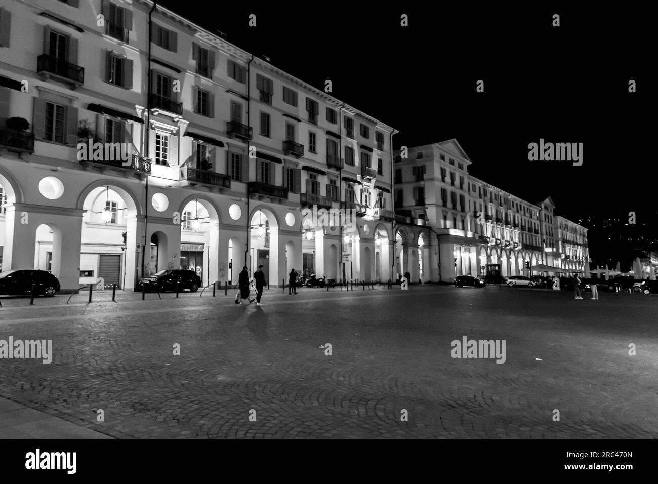 Turín, Italia - 27 de marzo de 2022: Piazza Vittorio Veneto, también conocida como Piazza Vittorio, es una plaza de la ciudad en Turín, Italia, que toma su nombre de la Foto de stock