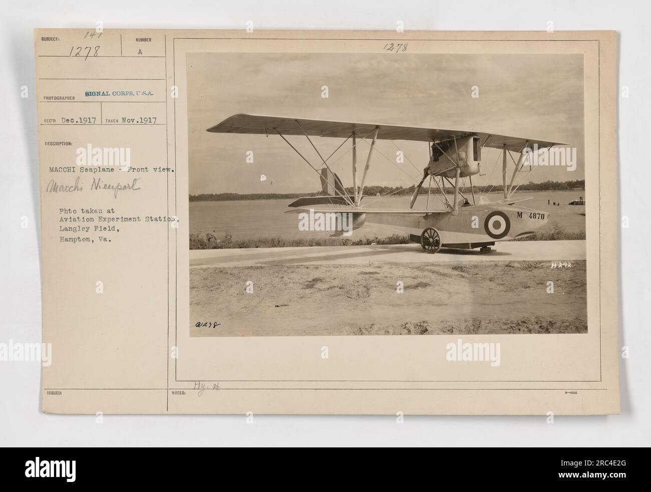 Vista Frontal De Un Hidroavión Macchi Capturado En La Estación Experimental De Aviación En