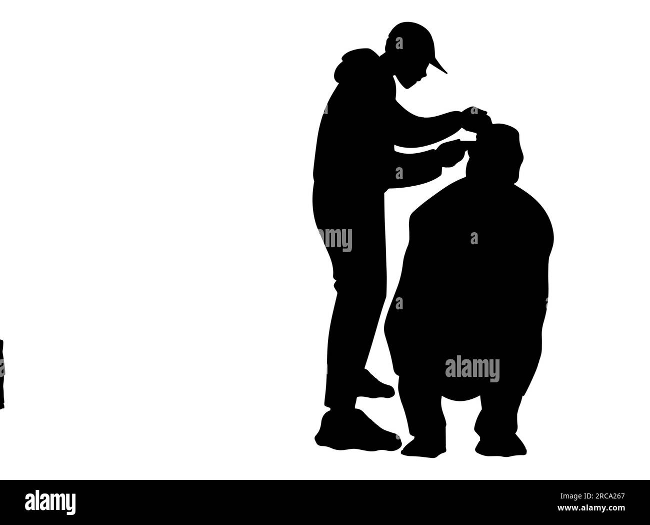 Silueta negra de un peluquero cortando el pelo de un cliente masculino. Estilista que sirve al cliente en la peluquería, vector aislado sobre fondo blanco Ilustración del Vector