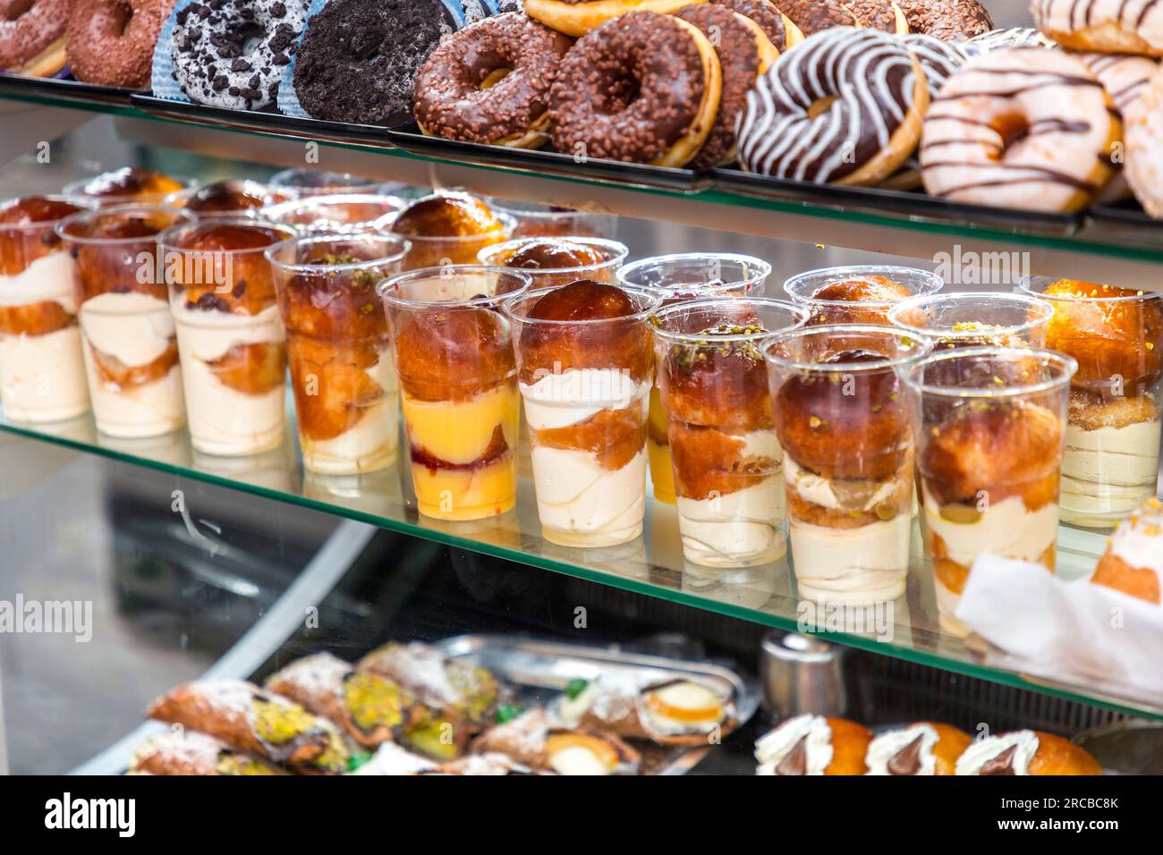 Nápoles, Italia 9 de abril de 2022 Panaderos napolitanos que