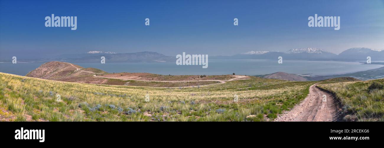 Lago Utah desde West Lake Mountain Peak, vistas de la ruta de senderismo por Radio Towers y Observatorio, Wasatch Front Rocky Mountains, Provo, Utah. EE.UU. Foto de stock