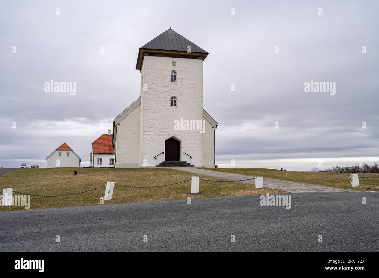 Residencia oficial del presidente de Islandia junto a la Iglesia. Foto de stock