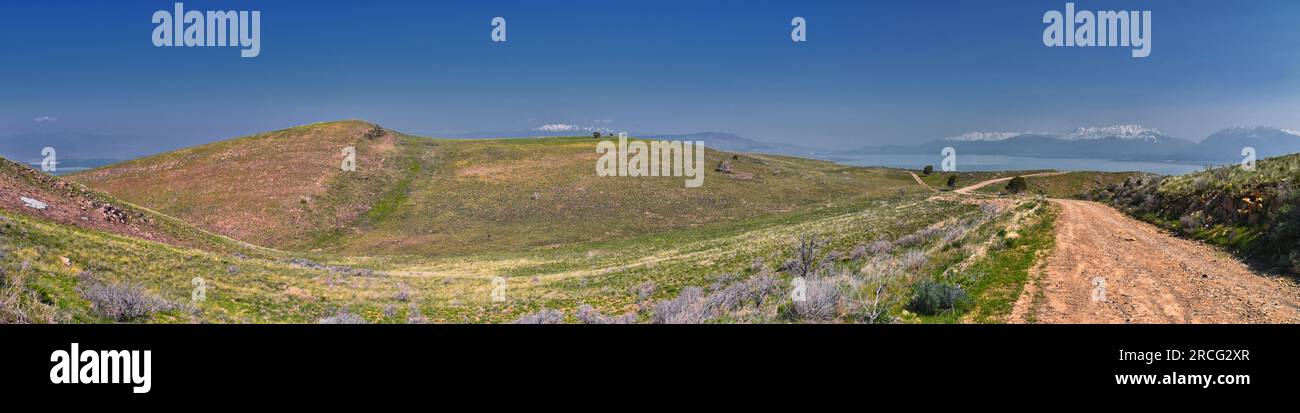 Vistas del paisaje de la ruta de senderismo West Lake Mountain Peak por Radio Towers y Observatorio, Wasatch Front Rocky Mountains, Provo, Utah. EE.UU. Foto de stock