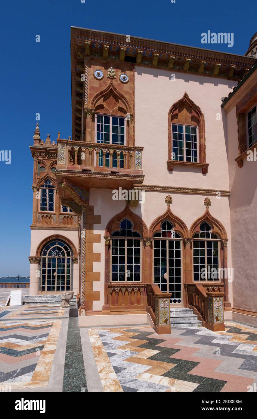 CA' d'Zan (Casa de Juan), residencia de renacimiento mediterráneo y retiro de invierno de John (magnate del circo) y Mabel Ringling en Sarasota, Florida. Foto de stock