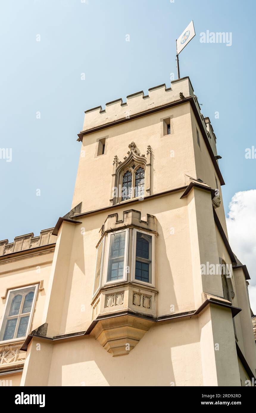 El Castello dal Pozzo, complejo histórico en el lago Maggiore, situado en el pueblo de Oleggio Castello, Verbania, Italia Foto de stock