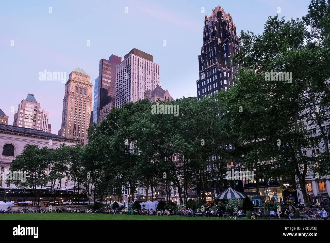 Detalle arquitectónico de Bryant Park, un parque público ubicado en el barrio de Manhattan en la ciudad de Nueva York. Foto de stock