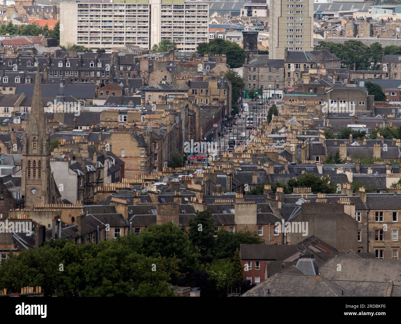Edinburgh City Roof Tops mirando hacia el norte de Escocia Foto de stock