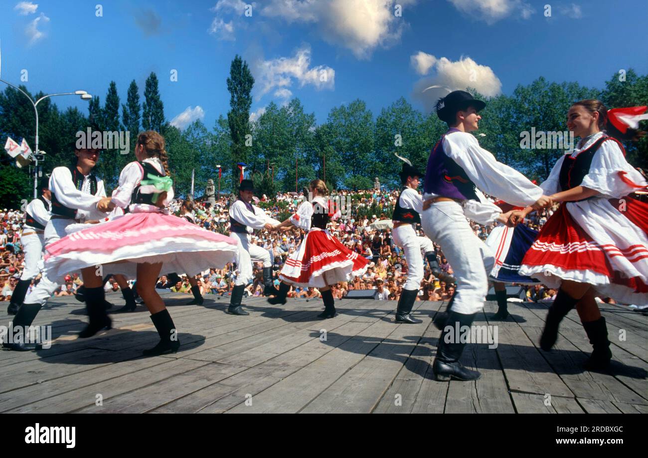 Europa Slovacchia Východná - El festival de folclore de Východná - Danza Foto de stock