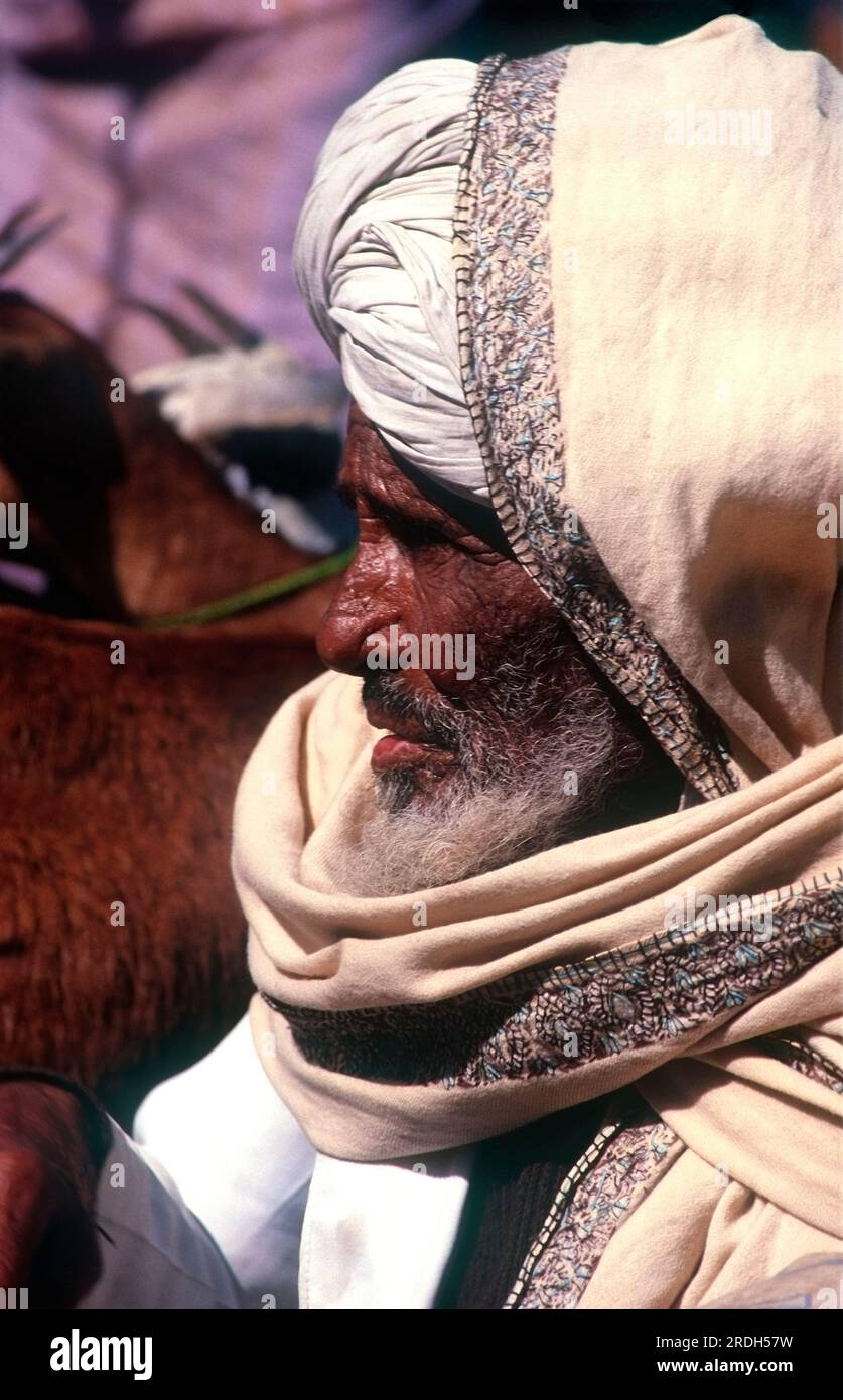 Asia Yemen Hombre con vestido típico Foto de stock