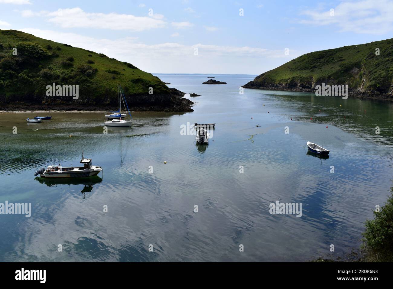 Entrada del puerto de Solva, Pembrokeshire, Gales Foto de stock