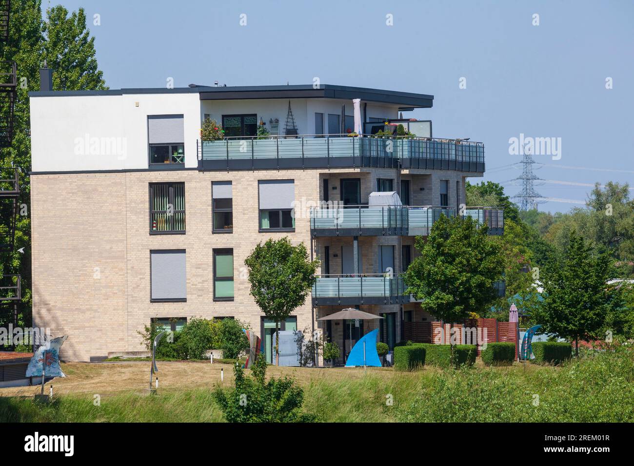 Casa residencia moderna, casa multifamiliar, edificio residencial, Stade, Baja Sajonia, Alemania Foto de stock
