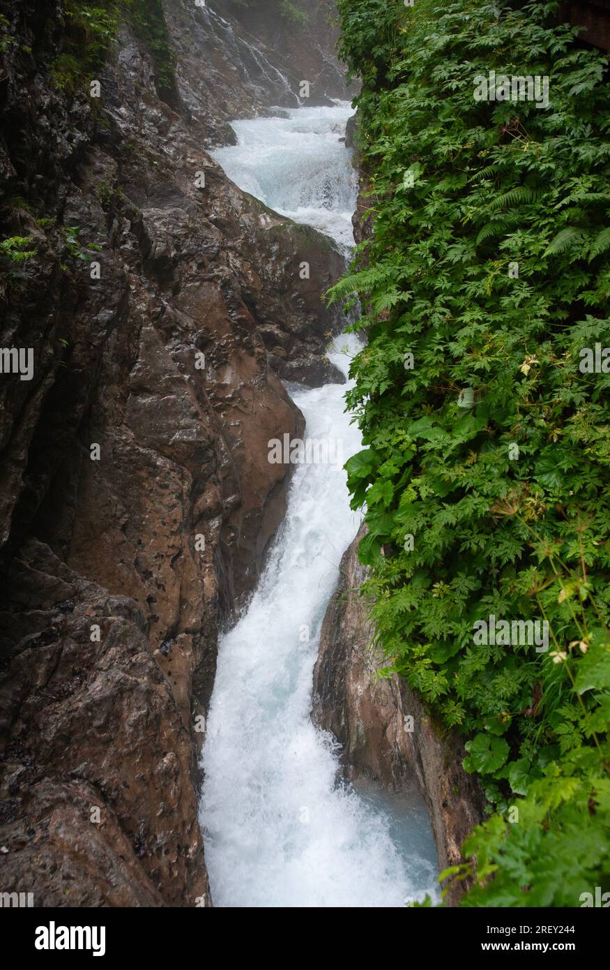 Cascada de Wimbachklamm en el desfiladero de Ramsau, Berchtesgaden National Park, Baviera, Alemania, Europa Foto de stock