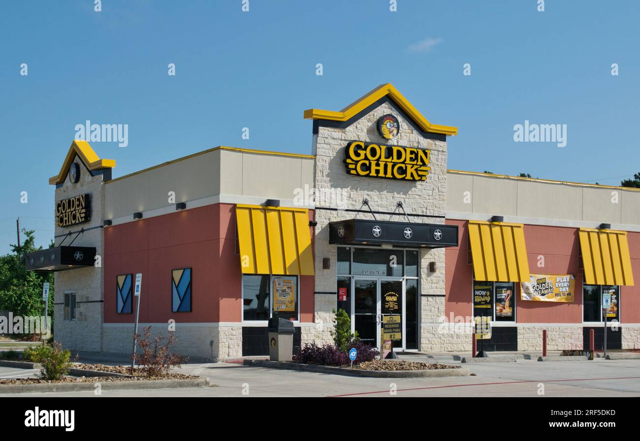 Houston, Texas EE.UU. 07302023 Fachada del edificio Golden Chick en