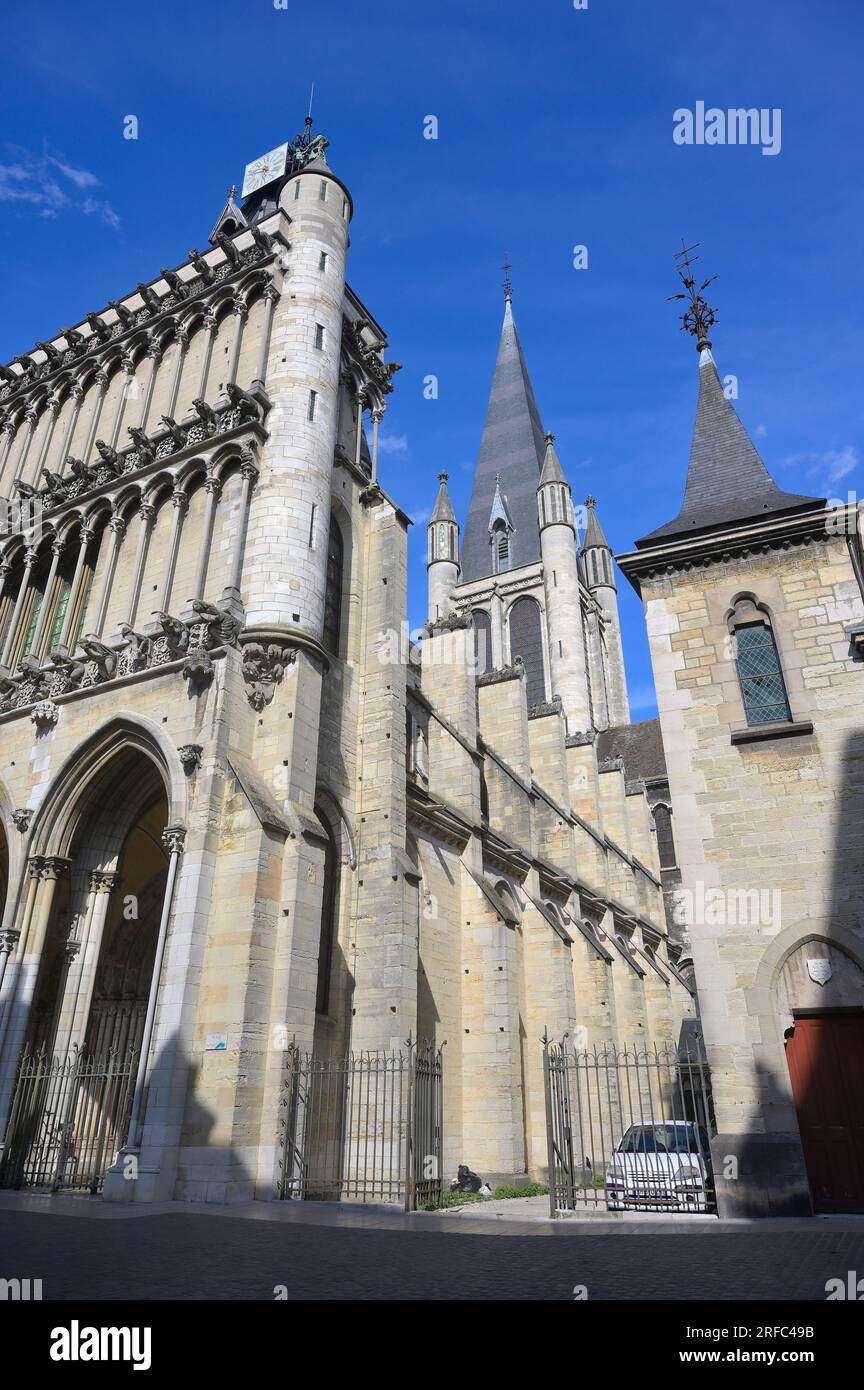 La iglesia de Notre Dame es una obra maestra del arte gótico (siglo XIII), Dijon FR Foto de stock
