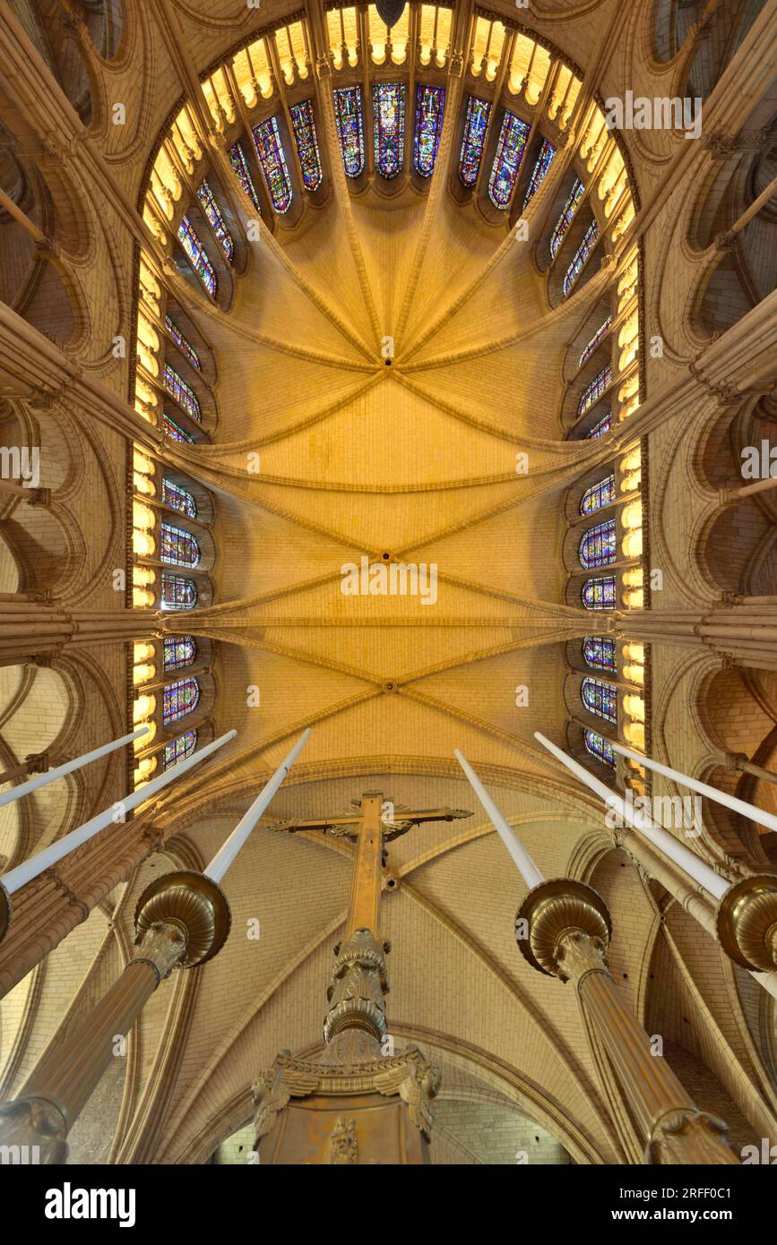 Francia, Marne, Reims, Basílica de San Remi declarada Patrimonio de la Humanidad por la UNESCO, construida alrededor del año 1000, bóveda del coro Foto de stock