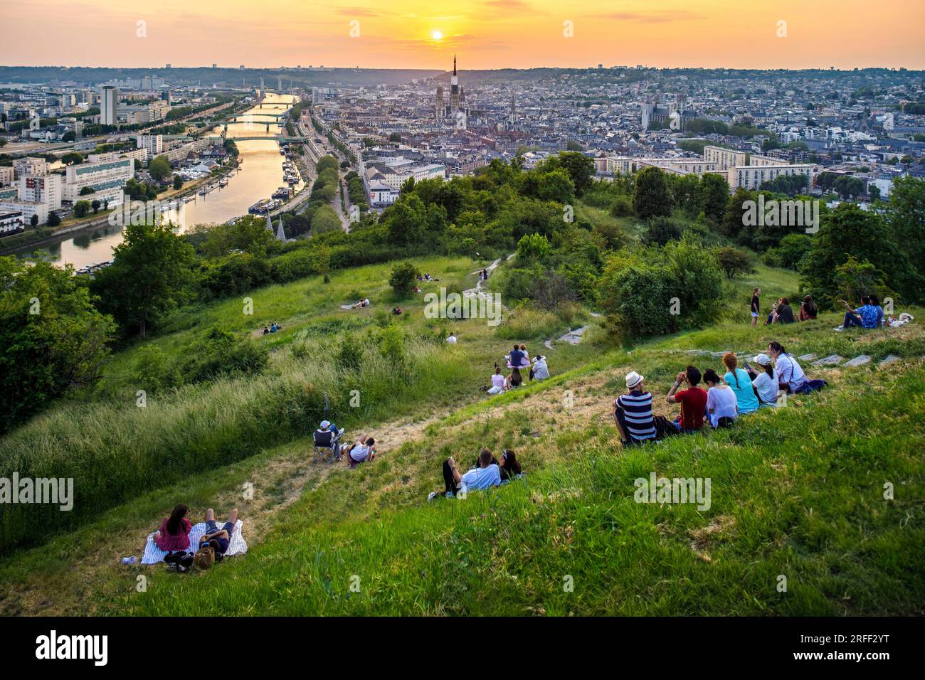 Francia, Sena Marítimo, Rouen, Armada 2023, panorama de la Cote Sainte