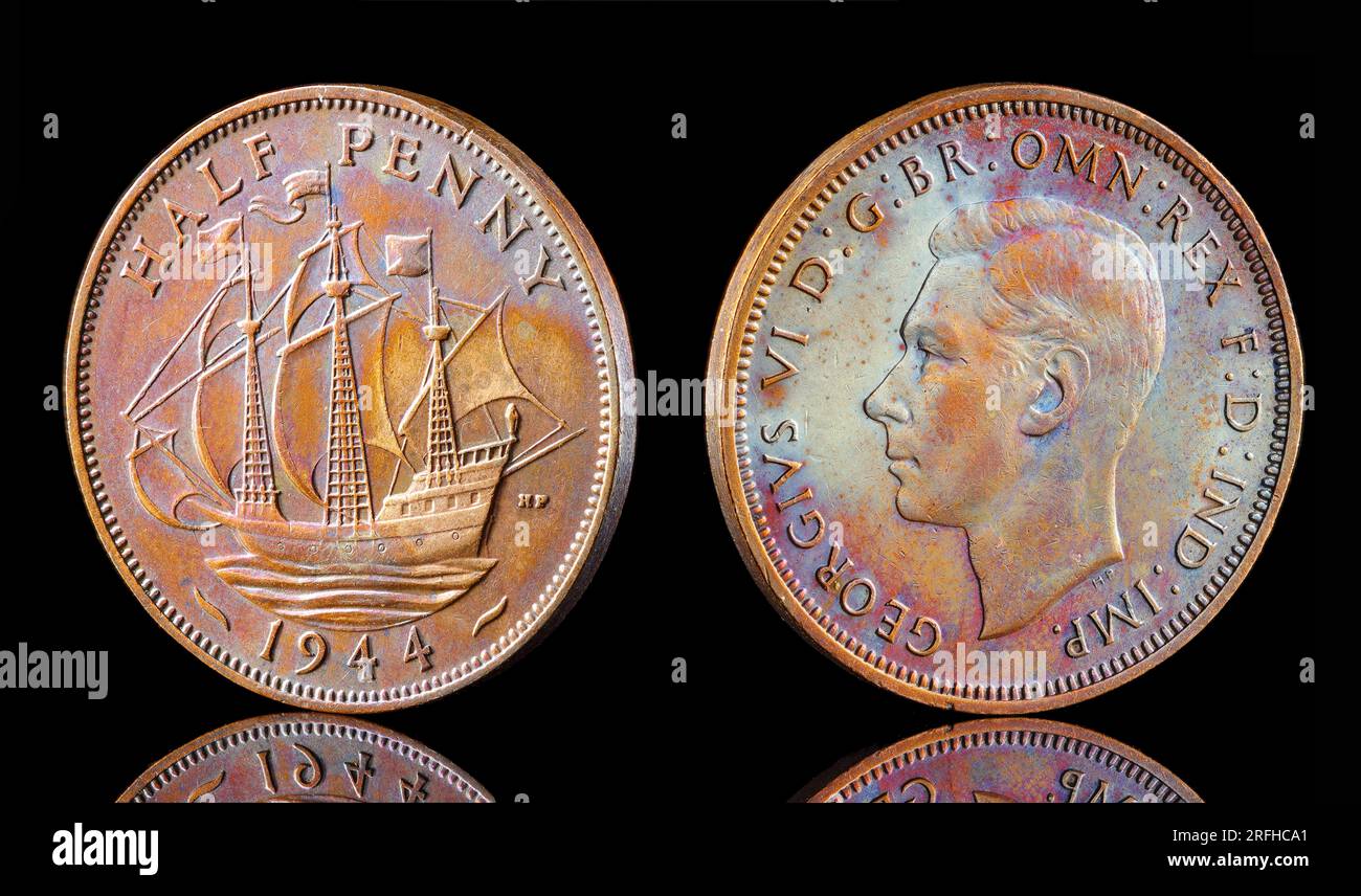 1944 Half Penny con Jorge VI en el anverso y el buque insignia Golden Hind en el reverso Foto de stock
