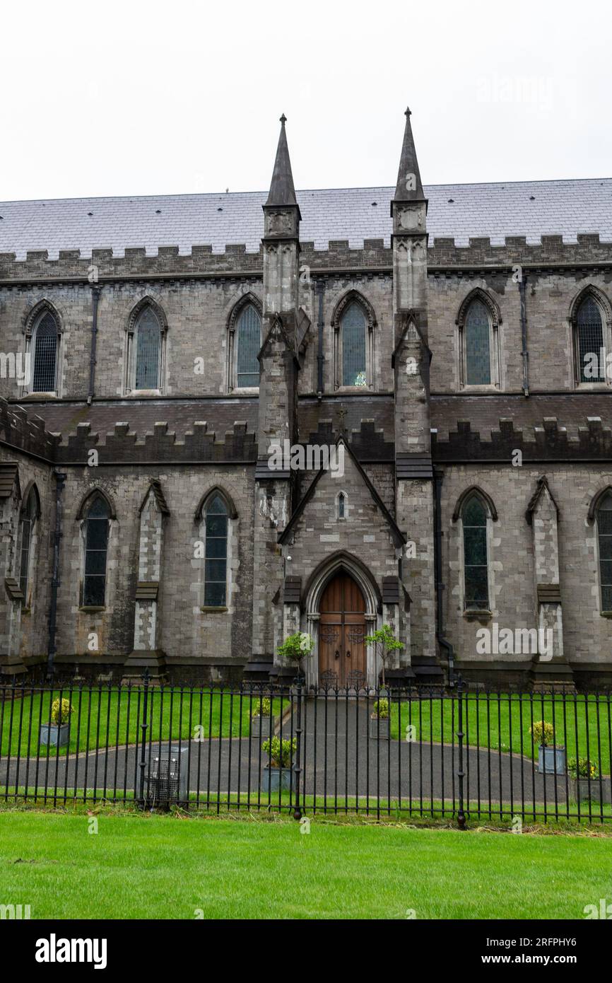 Dublín, Irlanda - 23 de julio 2023: Catedral de San Patricio Foto de stock