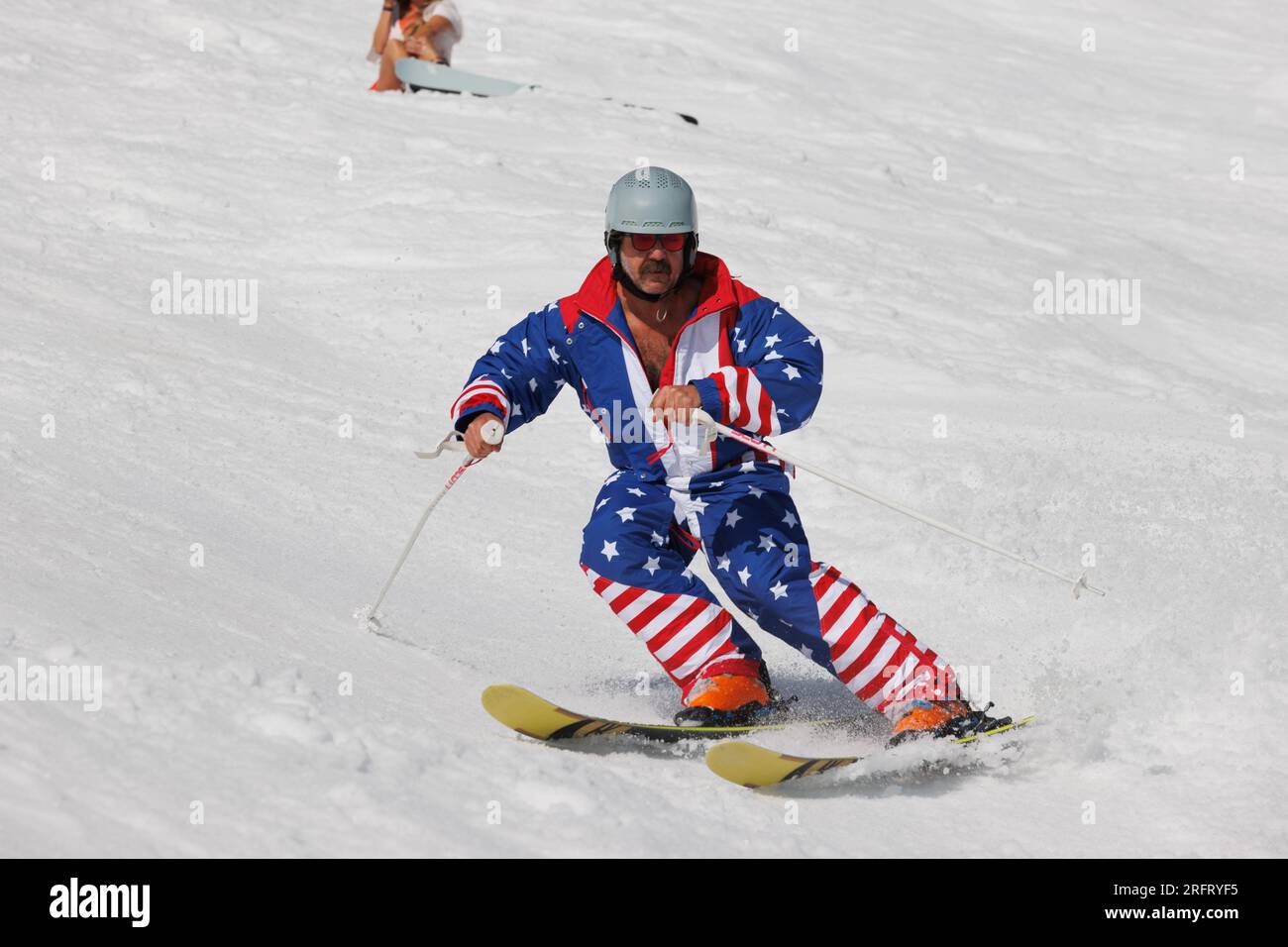 Traje de esquiar azul fotografías e imágenes de alta resolución - Alamy