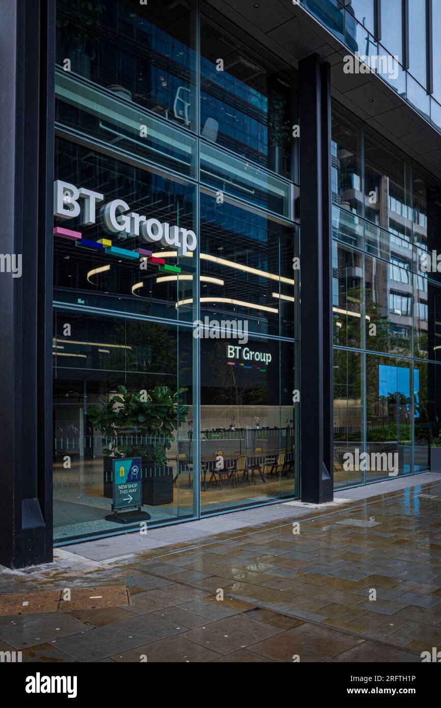 BT Group HQ Aldgate - Nueva sede de BT en One Braham Aldgate Londres. BT se trasladó a su nueva sede en noviembre de 2021. Wilkinson Eyre Arquitectos. Foto de stock