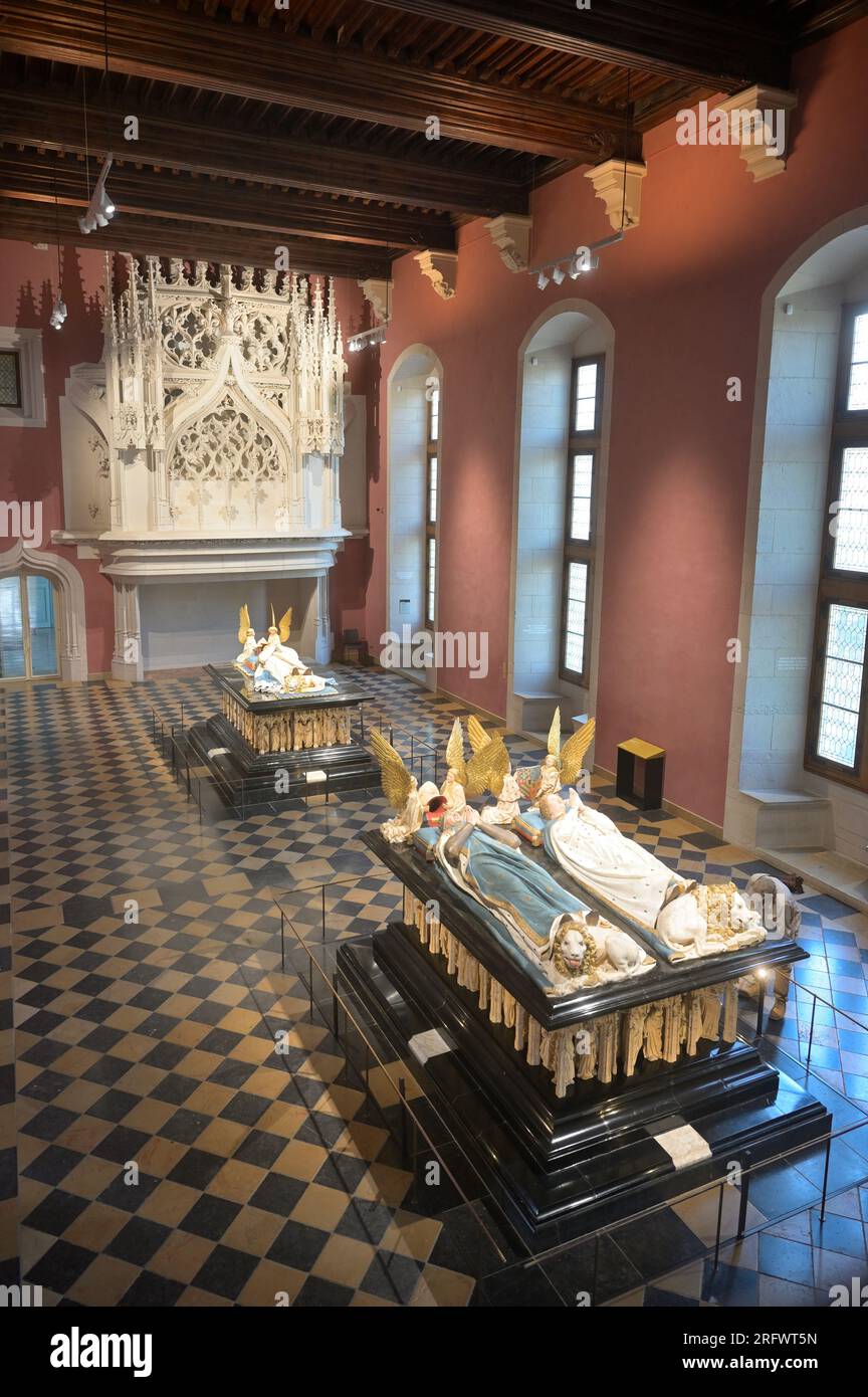Las Tumbas de los Duques de Borgoña en el Museo de Bellas Artes, Dijon FR Foto de stock
