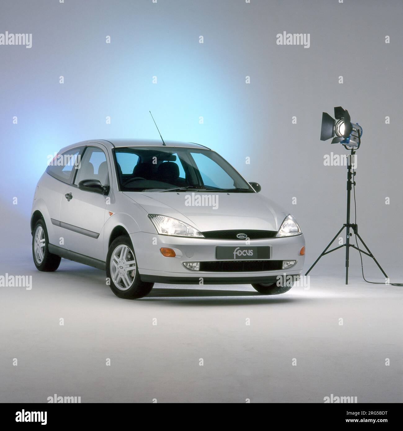 Ford focus 3 puertas mk1 fotografías e imágenes de alta resolución - Alamy
