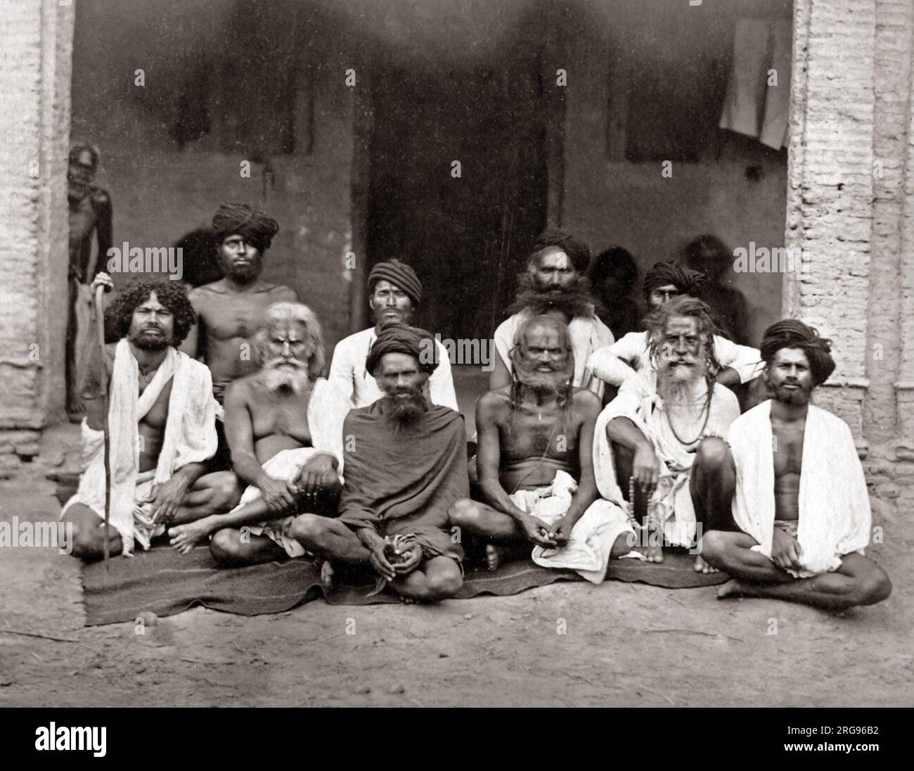 India, grupo de fakires, alrededor de los años setenta. Foto de stock