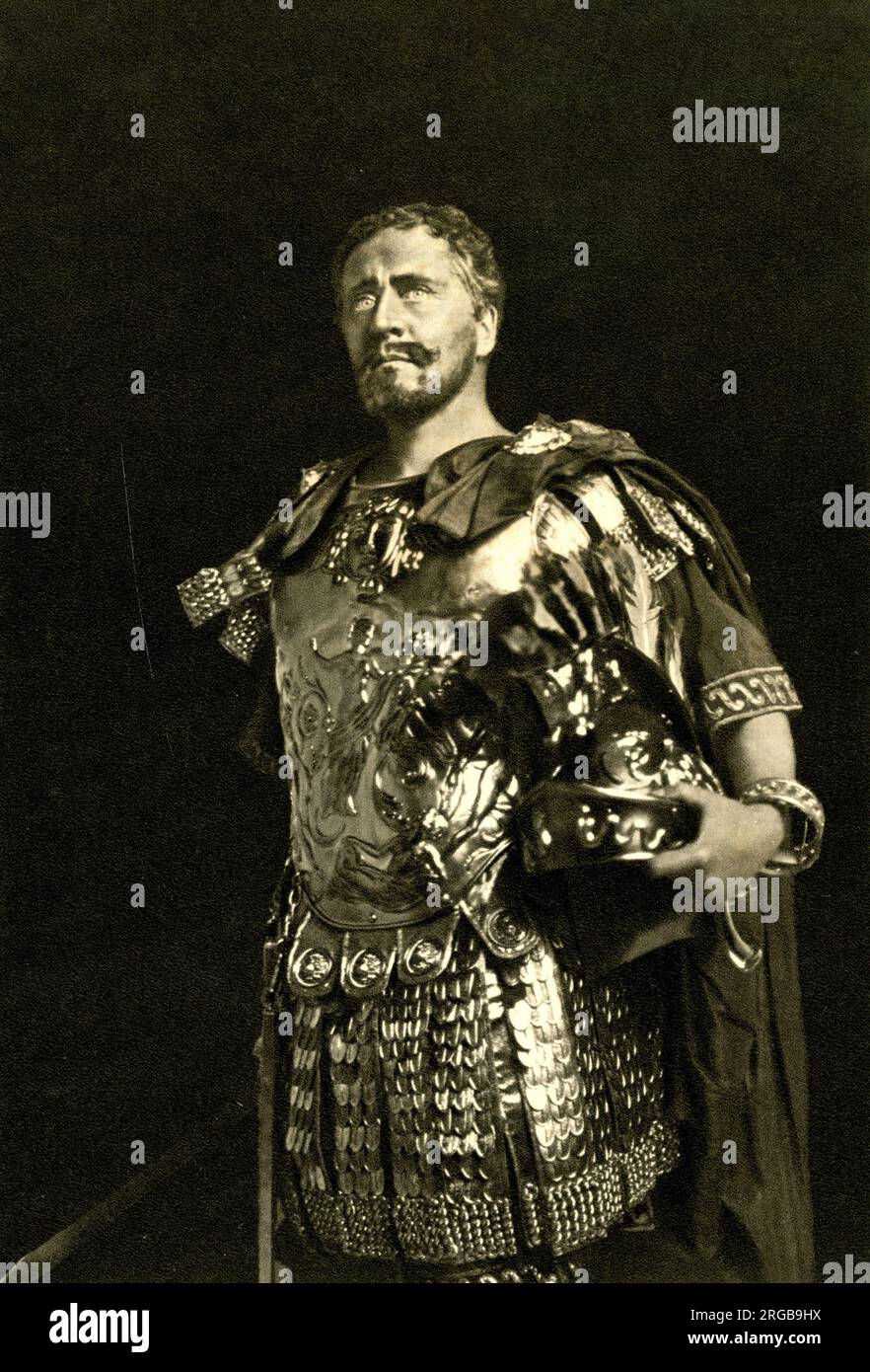 Herbert Beerbohm Tree, actor inglés y director de teatro, como Antony en Antony y Cleopatra de Shakespeare. Foto de stock