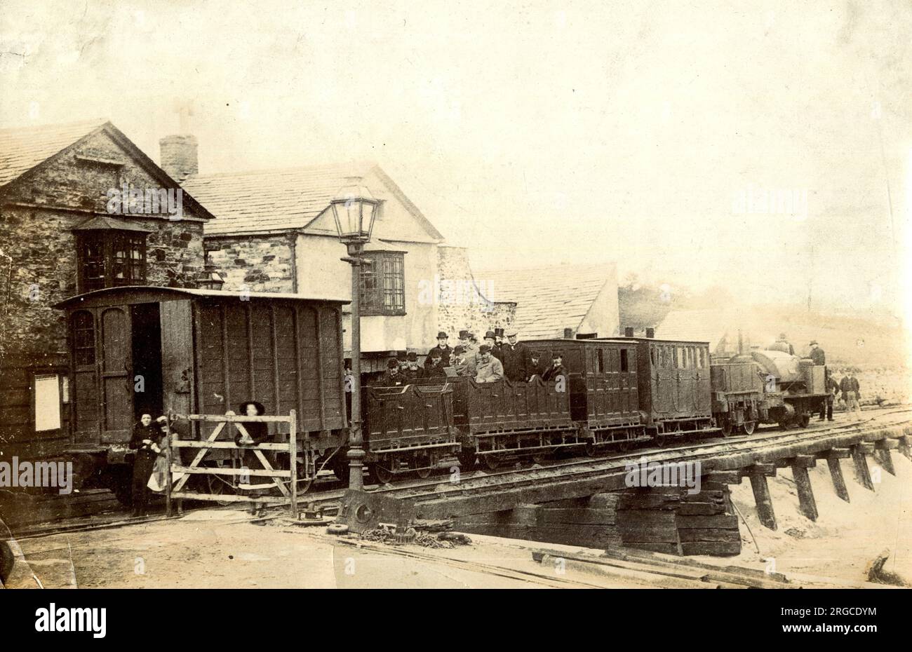 Tren de pasajeros de ferrocarril Midland 1900 Fotografía de stock - Alamy