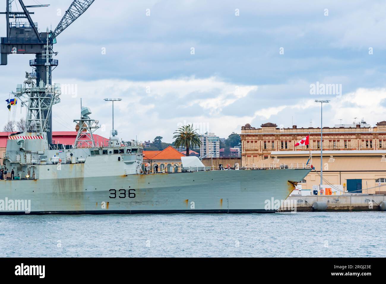 Sydney Aust 06 de agosto de 2023: El buque de la Marina Real Canadiense HMCS Montréal amarró en Garden Island, Sydney, para el aprovisionamiento siguiendo el Talisman Sabre 2023 Foto de stock