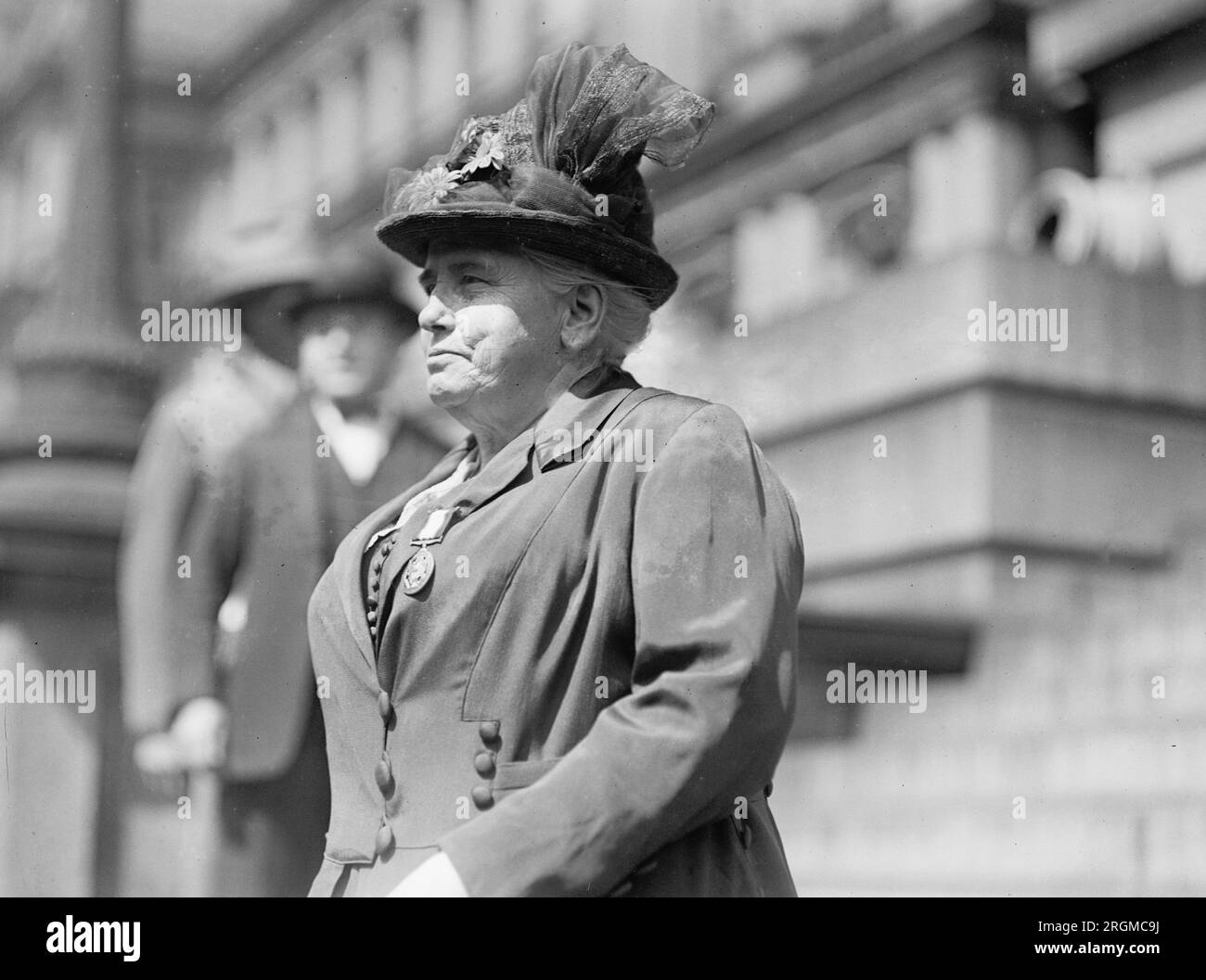 Dr. Anna Howard Shaw, mirando hacia la izquierda ca. 1919 Foto de stock