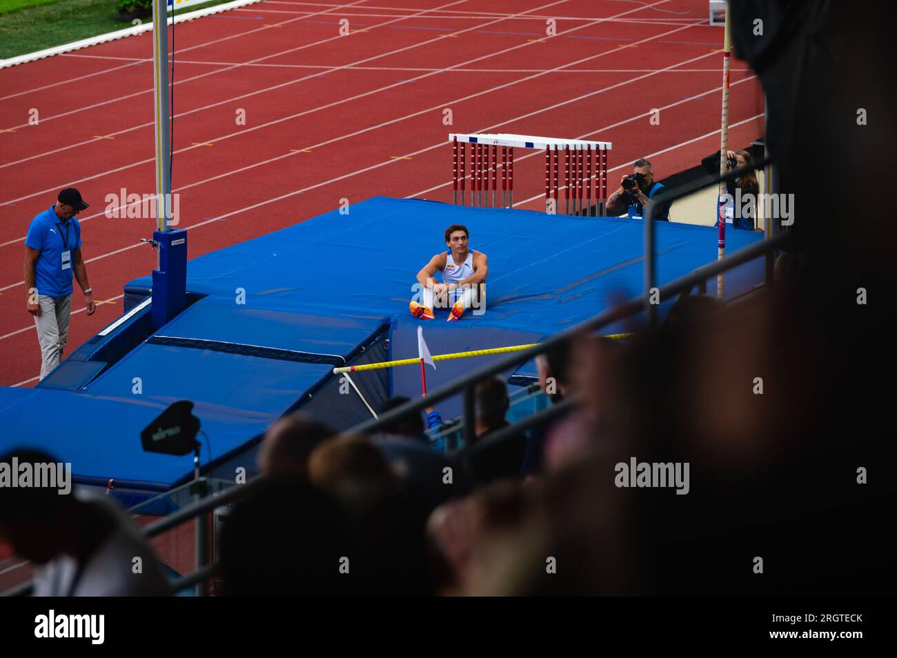 OSTRAVA, CHEQUIA, 27 DE JUNIO de 2023: Armand Mondo DuPlantis en la competición de bóvedas de pértiga. Lugar de atletismo para Mundos en Budapest y Juegos en París Foto de stock