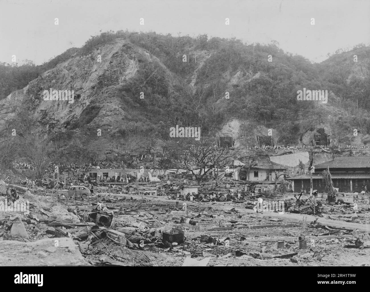 Invasión de Filipinas, diciembre de 1941 – mayo de 1942. Una escena de destrucción total en el Corregidor muestra los restos de lo que una vez fue conocido como el “Gibraltar del Este” después de un fuerte bombardeo a la isla fortaleza por las fuerzas japonesas invasoras, mayo de 1942. Foto de stock