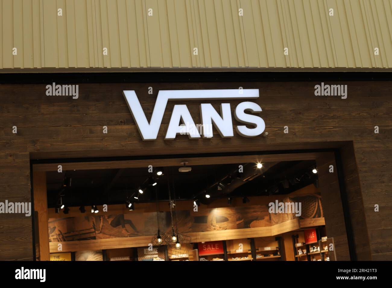 Vans store fotograf as e im genes de alta resoluci n Alamy