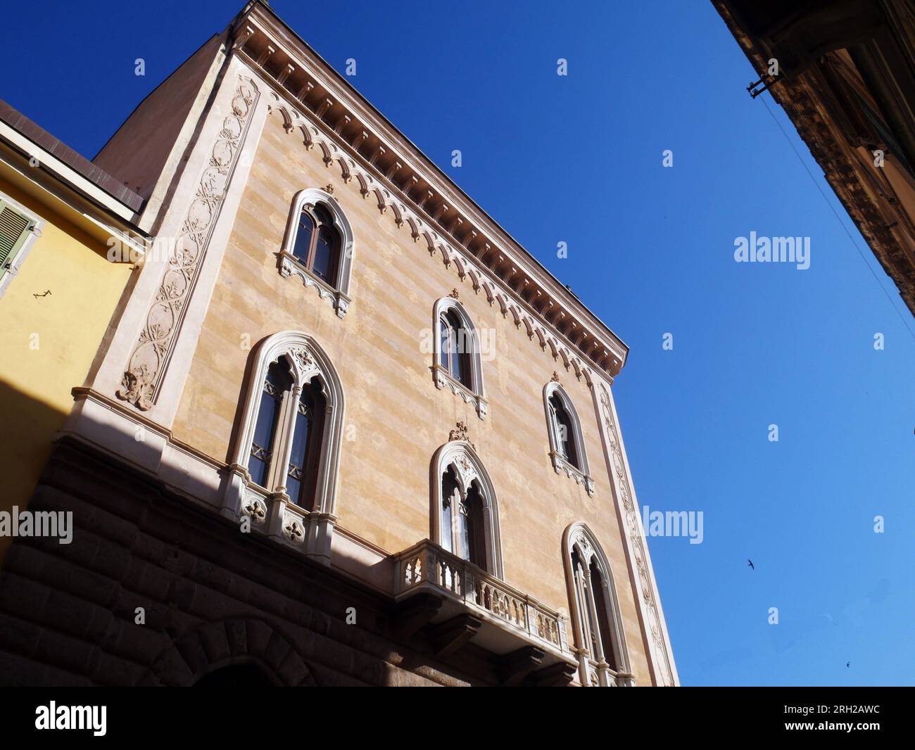 Sassari, Cerdeña, Italia. Edificio del siglo XIX Foto de stock