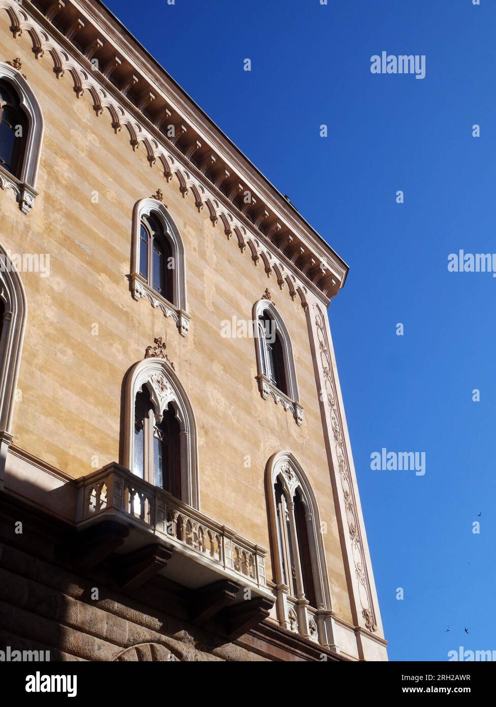 Sassari, Cerdeña, Italia. Edificio del siglo XIX Foto de stock