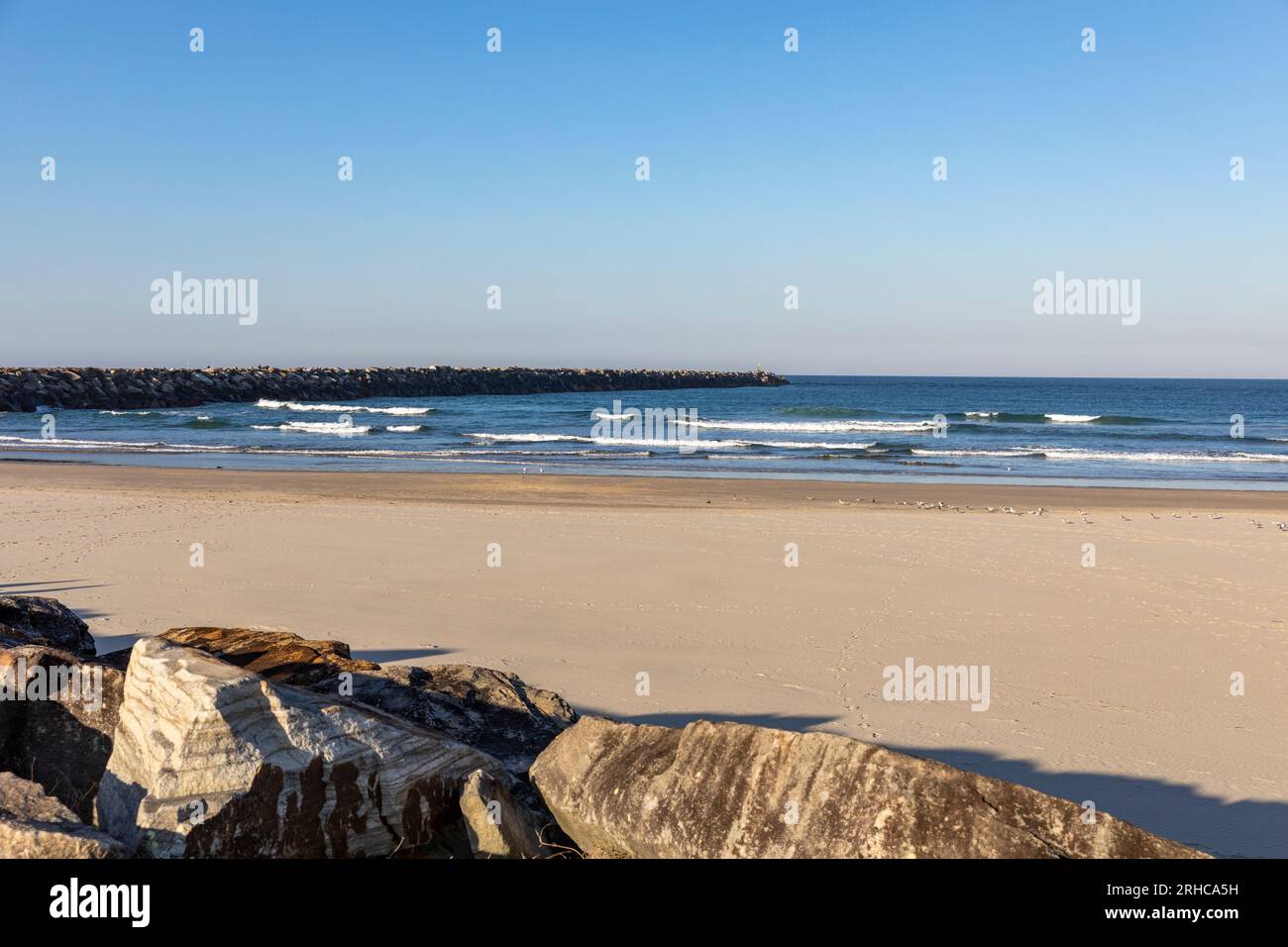 Ciudad costera de Yamba y Turners Beach, a última hora de la tarde en