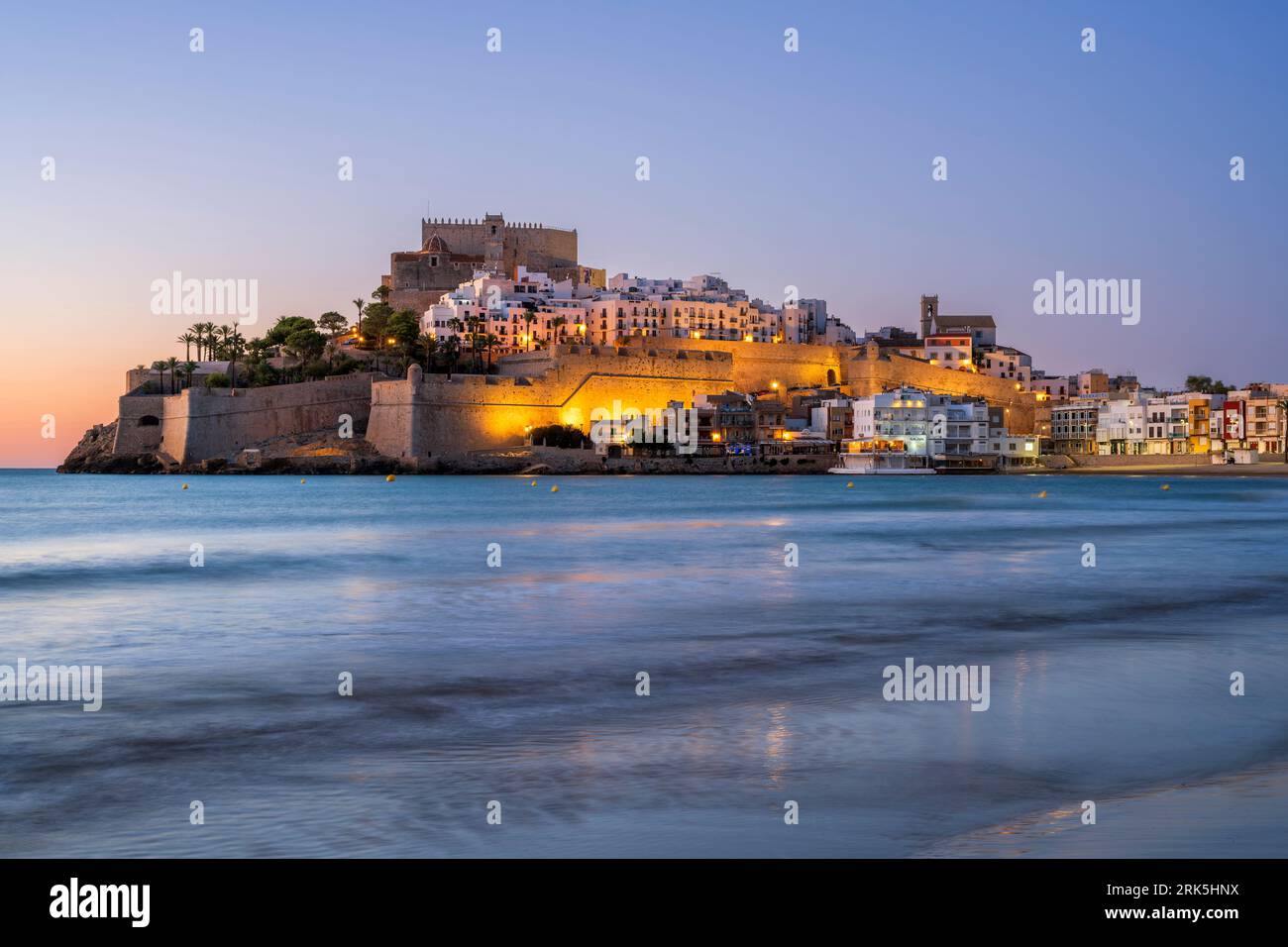 Casco antiguo y Castillo de los Caballeros Templarios, Peñíscola, Comunidad Valenciana, España Foto de stock