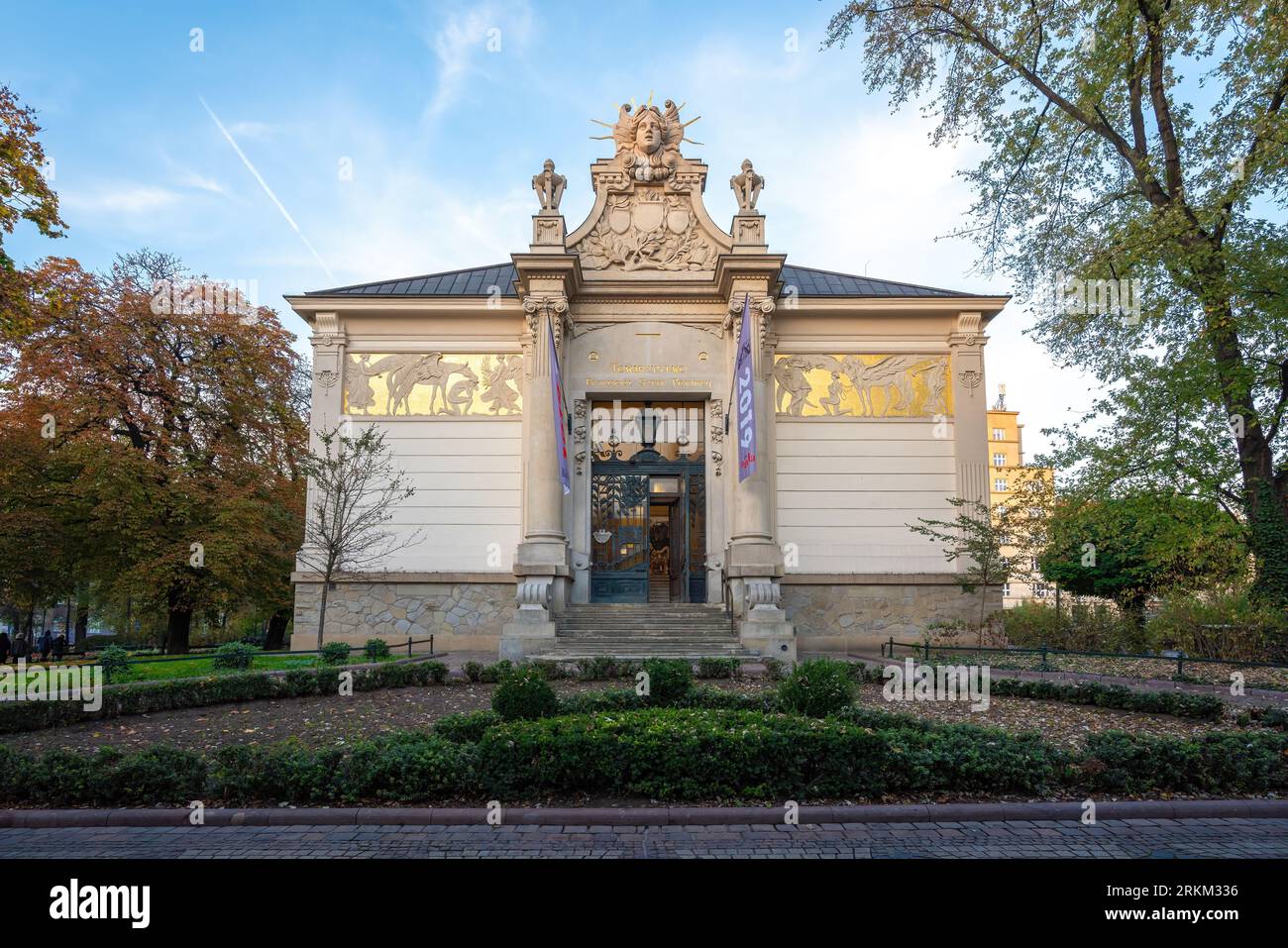 Palacio de Arte - Sociedad de Amigos de las Bellas Artes - Cracovia, Polonia Foto de stock