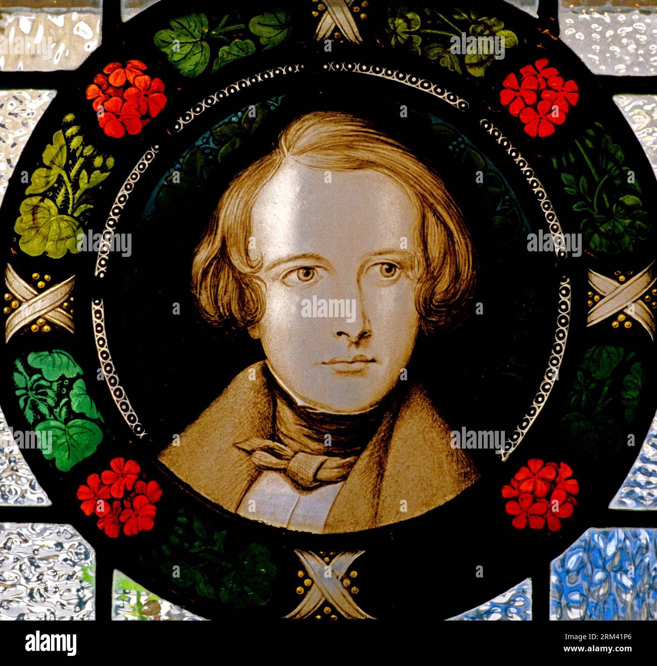 Retrato de Charles Dickens, roundel de vidrieras, Dickens House, Doughty Street, Londres, joven, Inglaterra Foto de stock