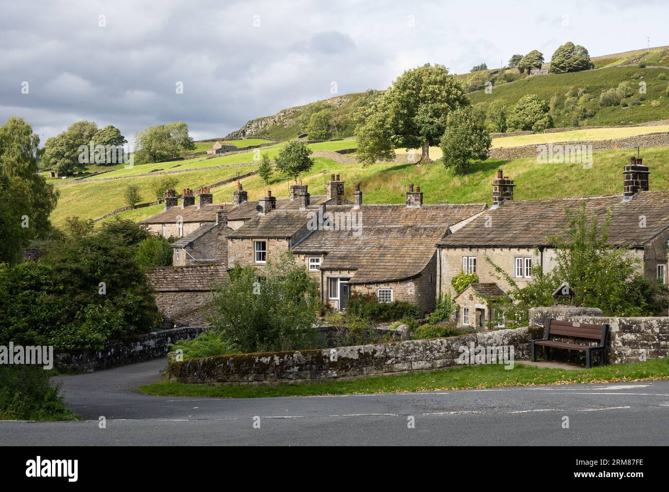Hebden cerca de Grassington, un pueblo histórico en Lower Wharfedale, Yorkshire Dales, Inglaterra, Reino Unido Foto de stock