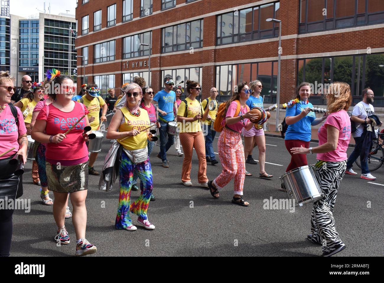 Barracwda samba band, Butetown Carnival, Cardiff Bay, Cardiff, Gales Foto de stock